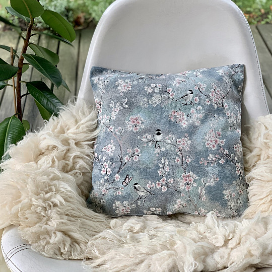 Luxuriöse dekorative Abdeckung TITS